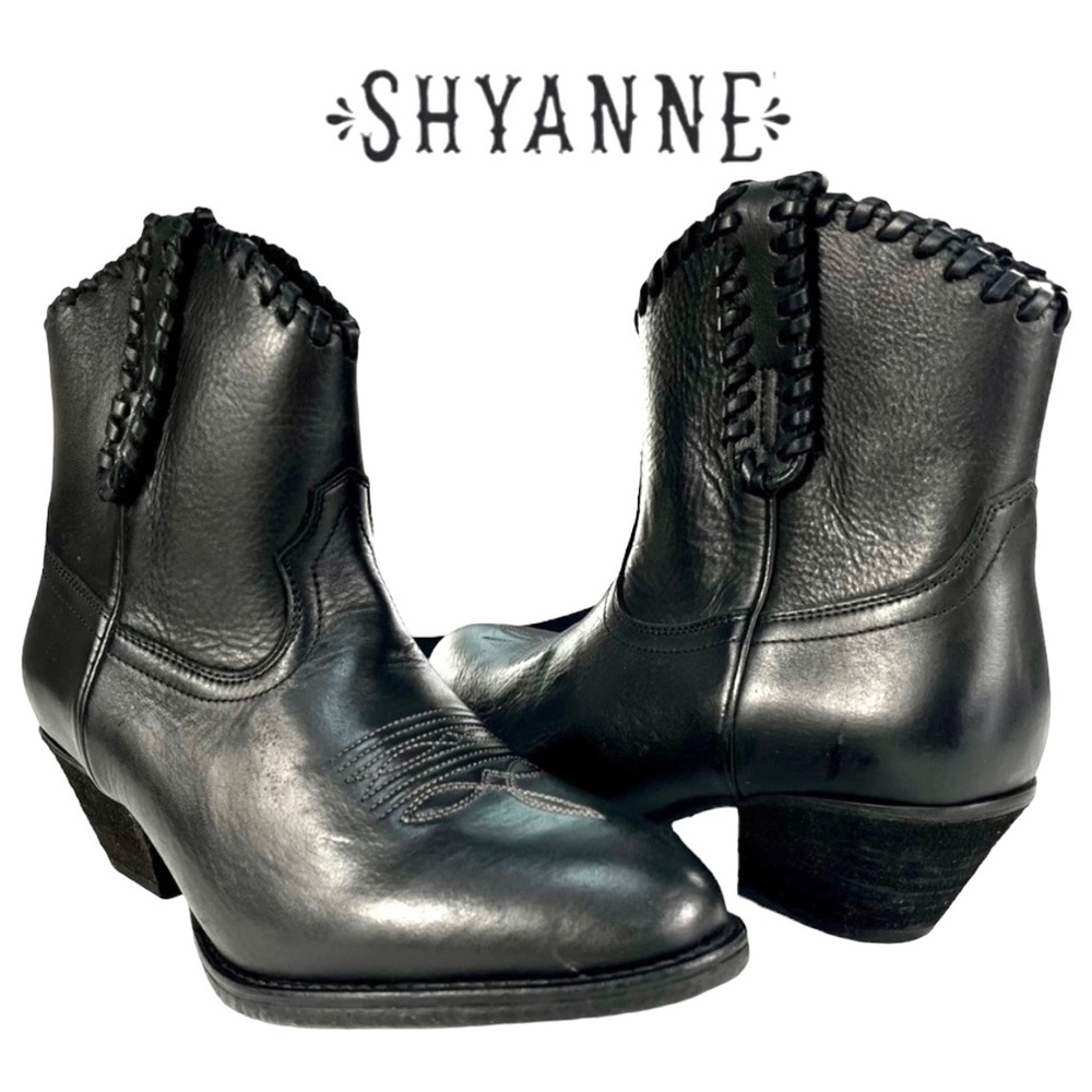 Shyanne Women’s‎ 7B Black Leather Western Booties Sawyer Dolly Round Toe